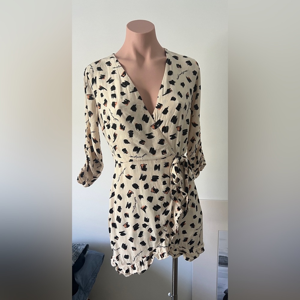 River Island x Caroline Flack beige print wrap playsuit, Size 4